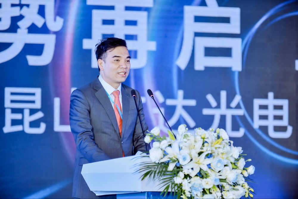 米兰milan执行长暨总经理柯富仁于启用仪式致词